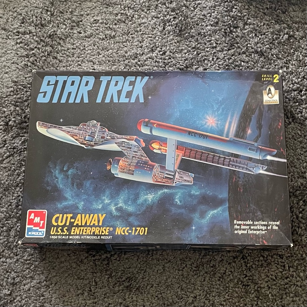 AMT ERTL 1/650 Cut Away Star Trek USS Enterprise NCC-1701 Model Kit Open Box